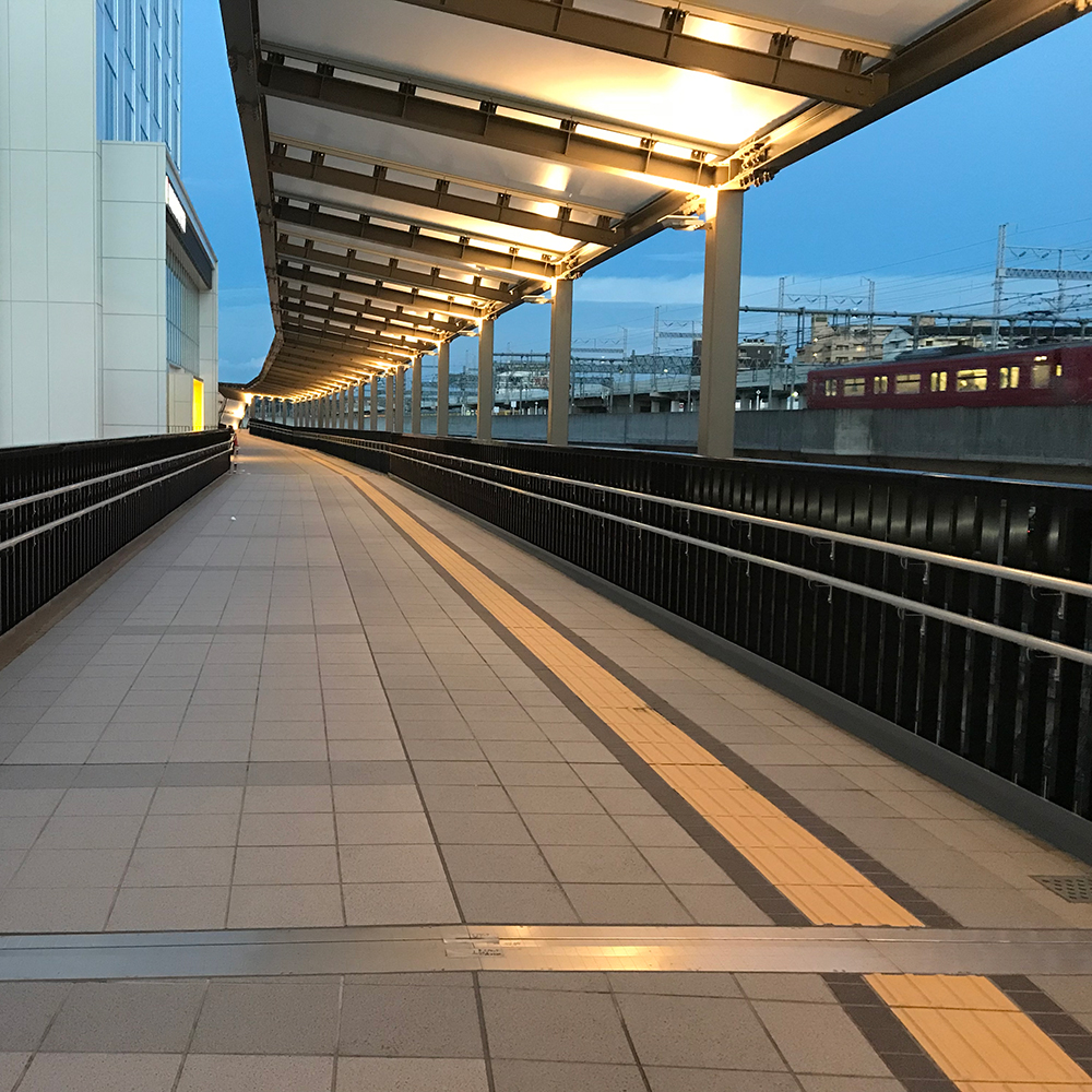歩行者用デッキ